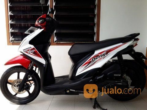  Motor  Honda  Beat  PGM  FI  ESP Warna Merah Tahun 2015 