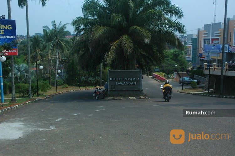 BU, Rumah Luas Strategis Di Jalan Utama Boulevard Rivaria; Sawangan