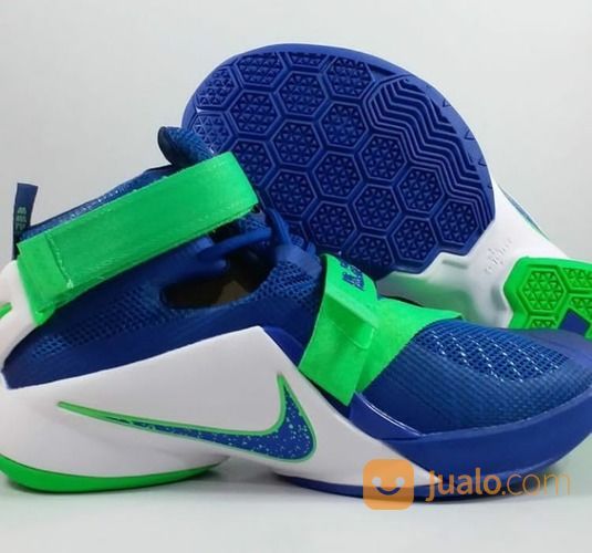 sepatu basket nike lebron