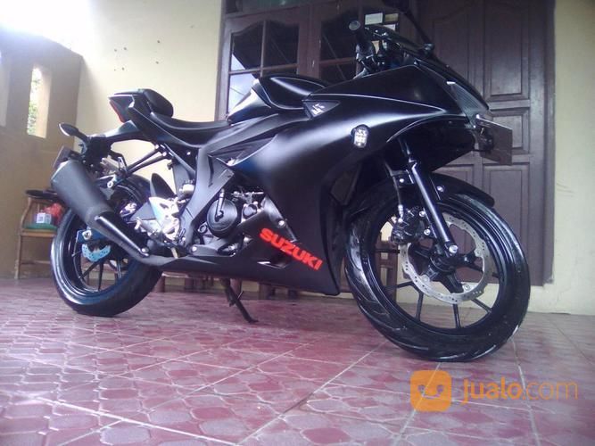 SUZUKI GSX R150 2017 Hitam Macho