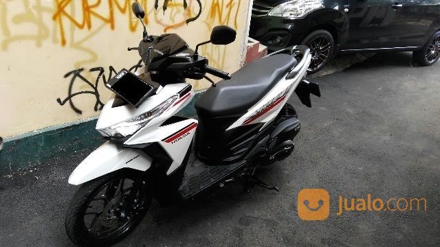 Honda Vario  Cbs 2017 Warna Putih Bulan 5 Komplit Jakarta  