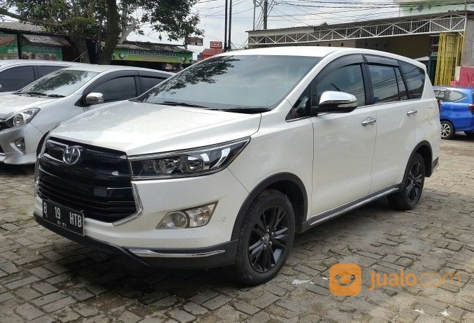 Modifikasi Toyota Innova Reborn