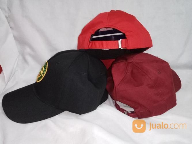 stone island red cap