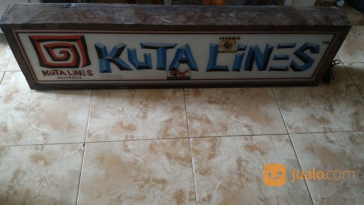 Neon Box Kayu Jati Antik *Cocok Utk Distro