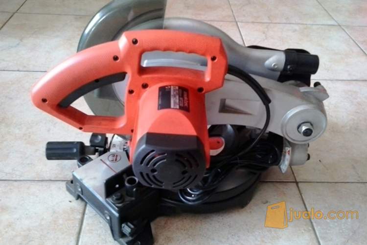 Mesin Potong Aluminium Mitre Saw Maktec MT230 