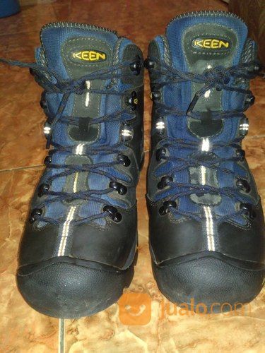 sepatu safety keen