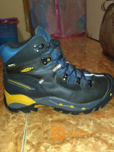 sepatu safety keen