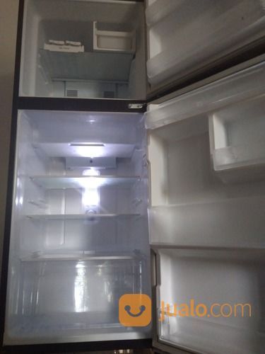 Kulkas 2 Pintu Kondisi Istimewa di Kota Bogor, Jawa Barat | Jualo.com