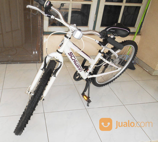 Sepeda MTB Wanita Schwinn Frontier White 24" (100% Mulus)