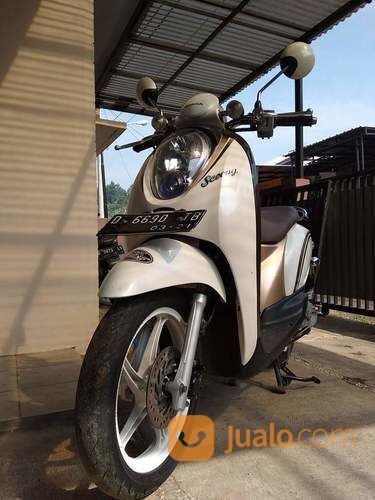 Honda Scoopy NC11C1C AT Tahun 2011