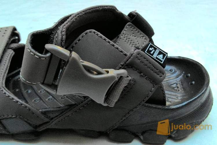 sandal gunung adidas cyprex