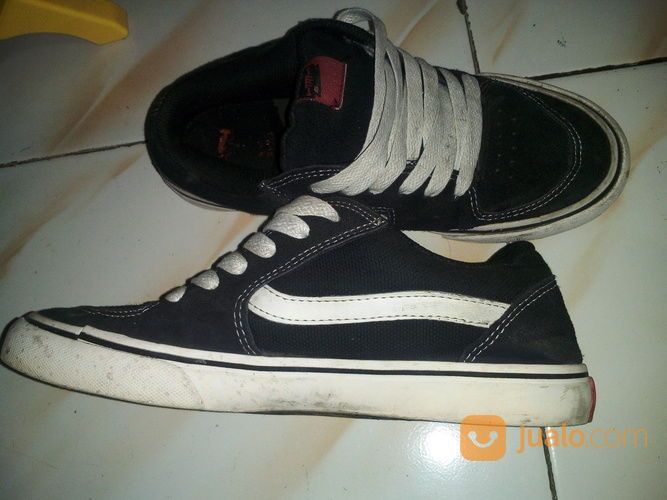 sepatu skate vans