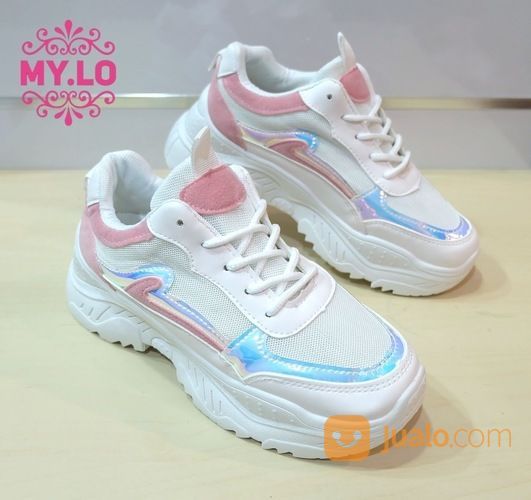 sepatu kets sneakers