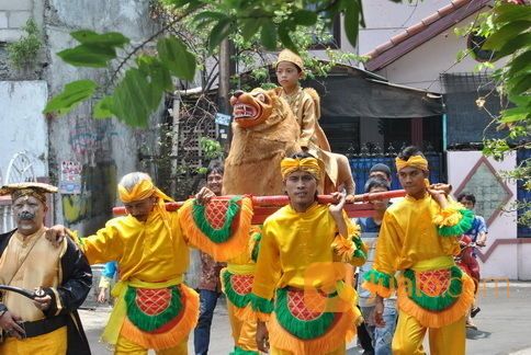 Sisingaan Kota Bandung