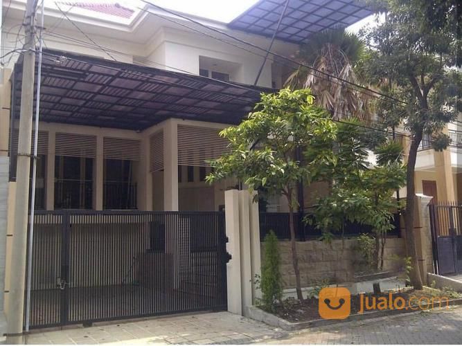 Rumah Tingkat Sangat Mewah Ada Carport Dan Garasi Di Araya 1, Surabaya