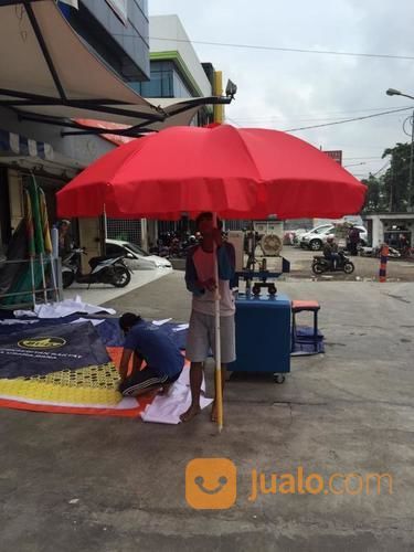 Tenda Payung Parasol Merah