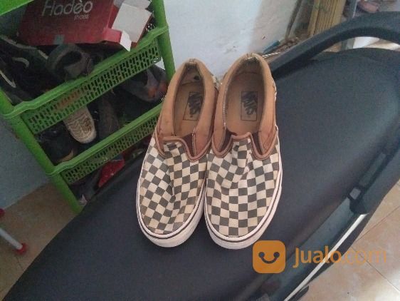 harga sepatu vans motif catur