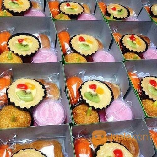 Menerima Pesanan Kue Snack Box