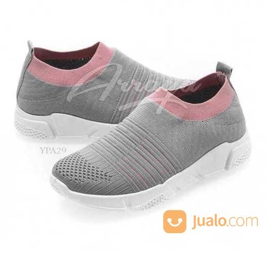 arraya flyknit sneakers