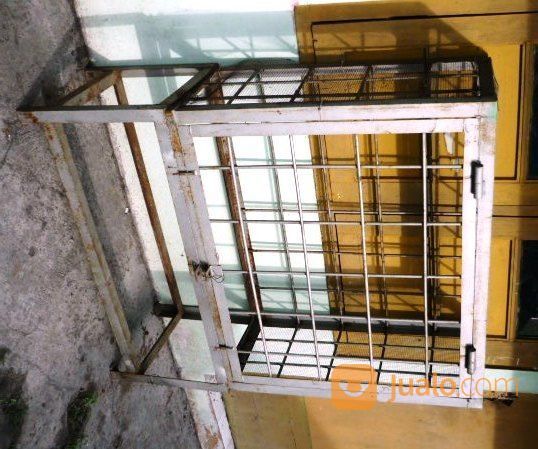 Rak Besi Pengaman AC Outdoor
