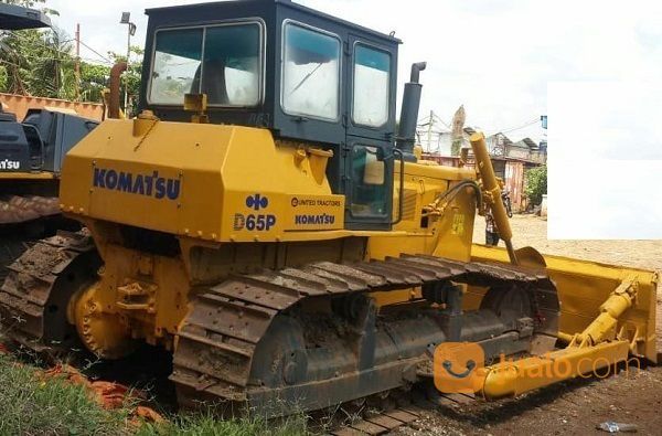 Bulldozer Komatsu D65P-11 Tahun 2008