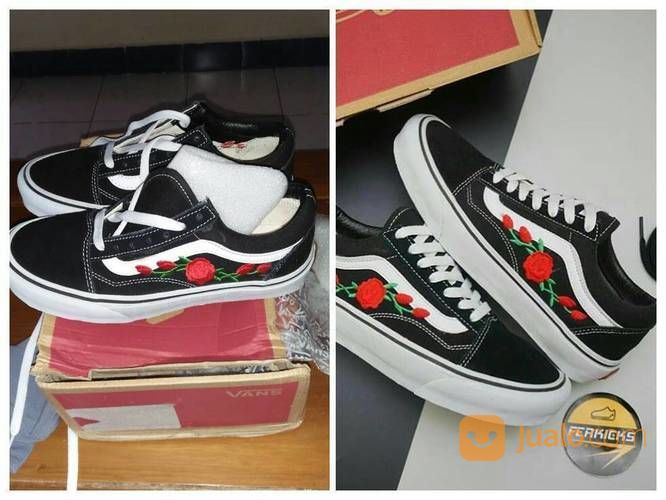 sepatu vans oldskool motif