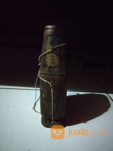 Wadah Kayu Ukiran Kuno Etnis Daerah Antik