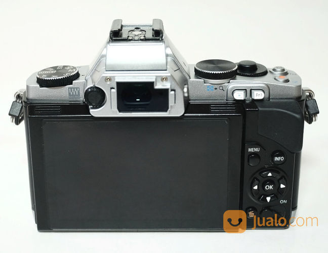 Olympus OMD E-M5 Body Only Silver Sc 5xxx