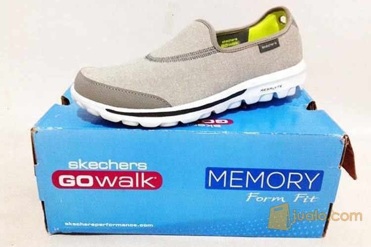 sepatu skechers memory foam