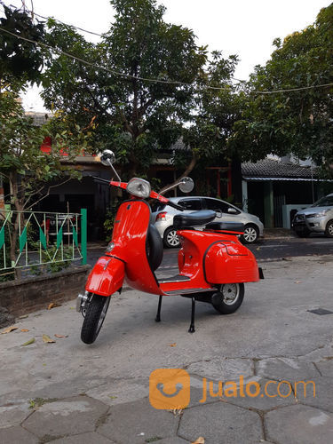 Vespa Super Merah Merona Th 74