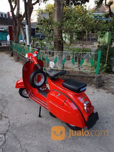 Vespa Super Merah Merona Th 74