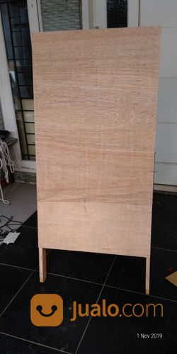 Standing Banner Bahan Kayu
