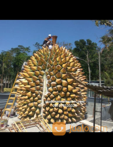 Patung Maskot Fiber Durian