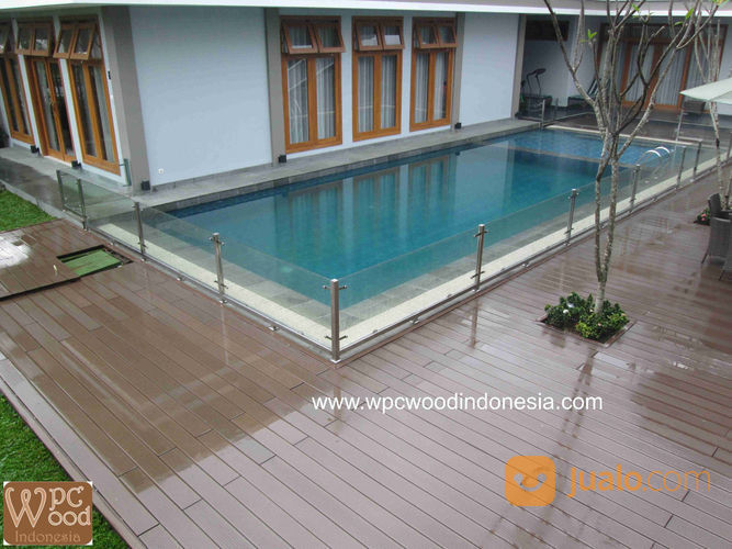 Lantai Decking Kayu