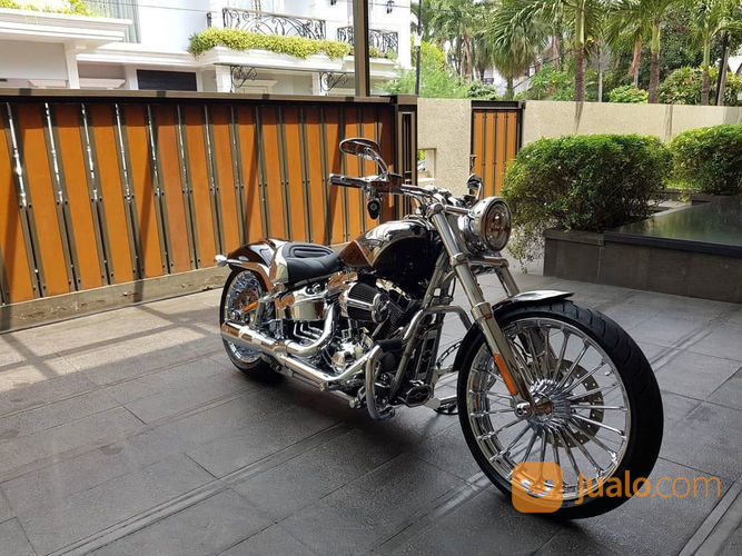 Harley Davidson BreakOut CVO Th 2013 Full Paper Mabua di Kota Jakarta