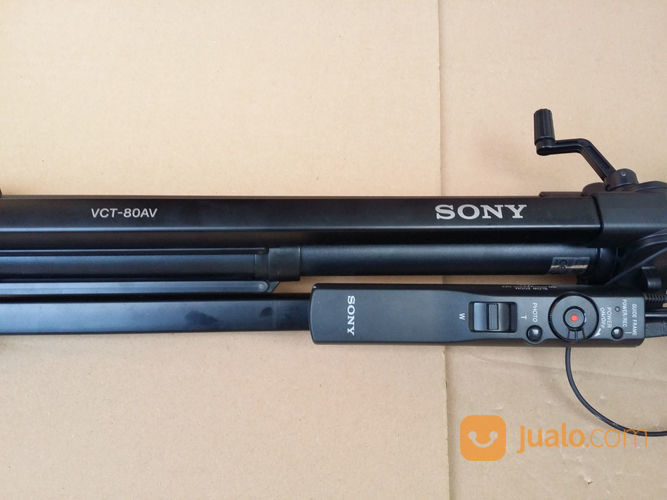 Sony VCT-80AV Remote Control Tripod Handycam Camcorder