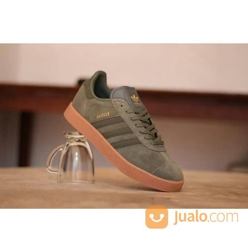 gazelle dark green