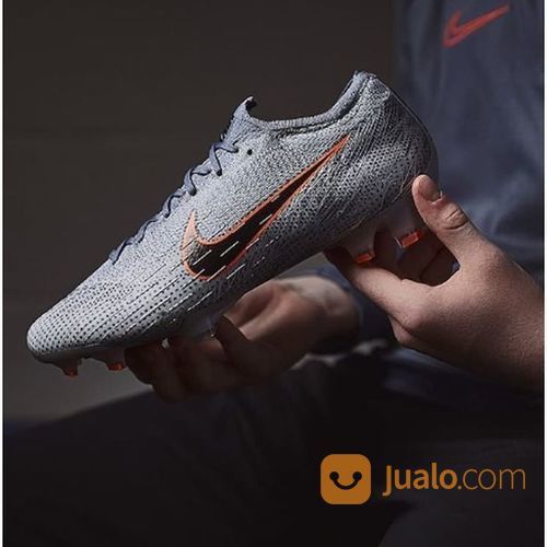 sepatu bola mercurial