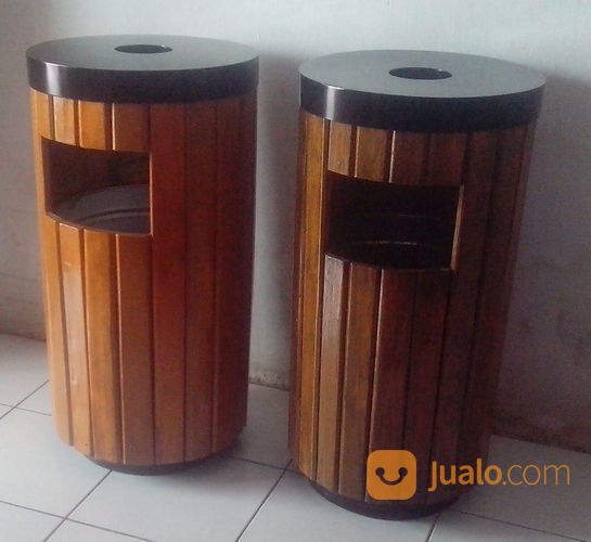 Tempat Sampah Kayu Model Bulat