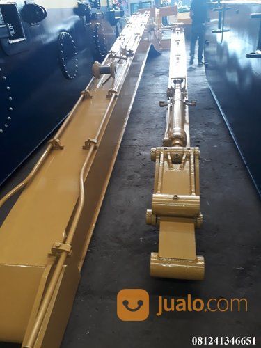 SUPER LONG ARM BOOM EXCAVATOR
