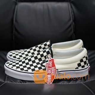 vans slip on checkerboard 38