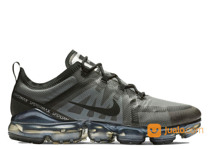 black vapormax size 8