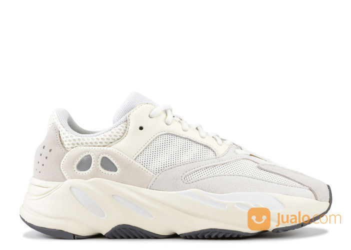 yeezy boost 700 size 5.5