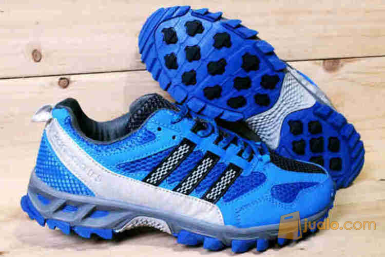 sepatu trail running adidas