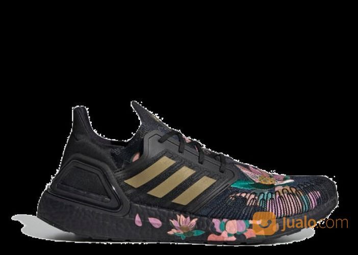 adidas ultra boost new year