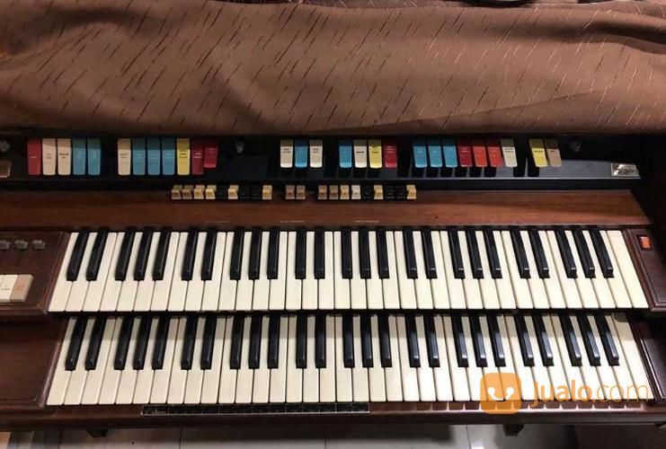 lowrey organ dealers near me