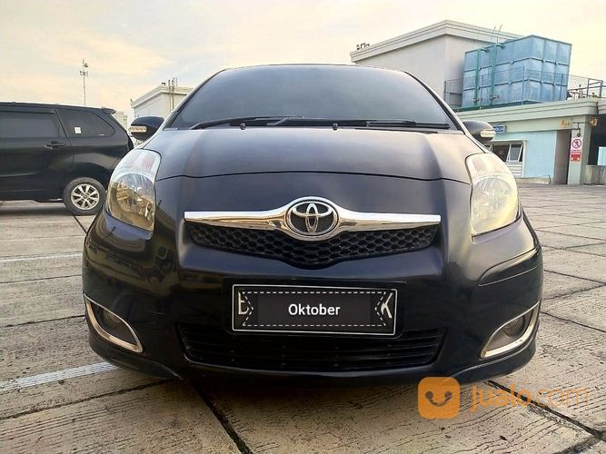 Toyota Yaris E 1.5 AT 2011 Hitam Paket Meriah