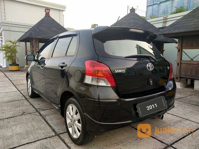 Toyota Yaris E 1.5 AT 2011 Hitam Paket Meriah