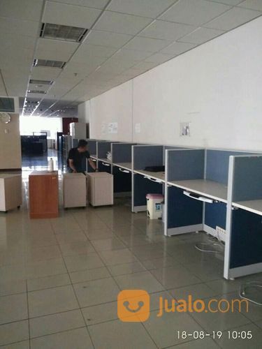 Partisi Sekat Meja Kantor/Workstation