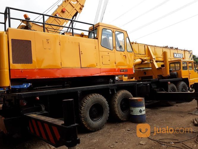 Mobile Crane Kato NK800 Kapasitas 80 Ton